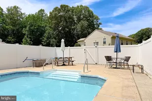 290 Chapel Hills Dr, Prince Frederick, MD 20678 - Photo 8