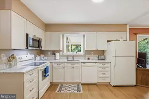 9810 Golden Russet Dr, Dunkirk, MD 20754 - Photo 4