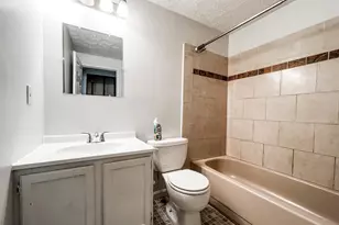 811 Calvert Towne Dr, Prince Frederick, MD 20678 - Photo 4