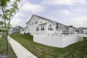 11732 Ian Fleming Ln, White Plains, MD 20695 - Photo 2