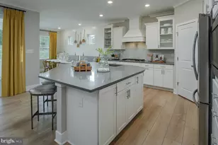 10103 Shenandoah Ln, White Plains, MD 20695 - Photo 4