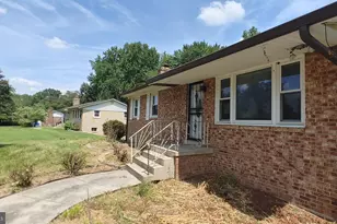 7010 Evergreen Dr, Waldorf, MD 20601 - Photo 2