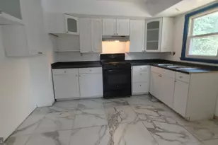 7010 Evergreen Dr, Waldorf, MD 20601 - Photo 12