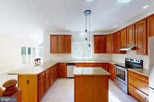 1007 Norfolk Dr, La Plata, MD 20646 - Photo 6
