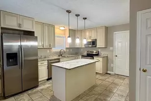 10886 Moore St, Waldorf, MD 20603 - Photo 4