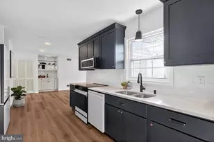 8021 Holly Ave, Waldorf, MD 20601 - Photo 12