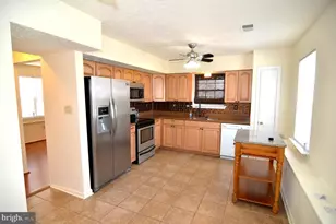 2165 Freemantle Ct, Waldorf, MD 20602 - Photo 6