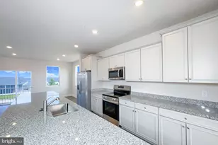 10771 Millport St, White Plains, MD 20695 - Photo 4