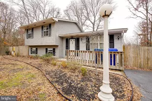 2200 Holly Oak Ct, Waldorf, MD 20601 - Photo 2