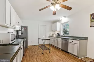 10702 Westwood Ln, Waldorf, MD 20601 - Photo 8