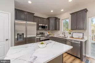 5060 Oyster Reef Pl, Waldorf, MD 20602 - Photo 4