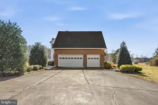 8715 Hill Spring Dr, La Plata, MD 20646 - Photo 6