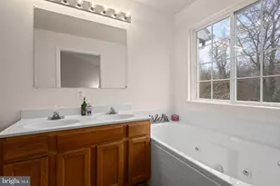 10906 W Point Pl, White Plains, MD 20695 - Photo 20