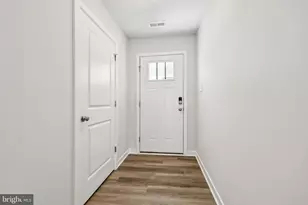 282 Long Branch Ln, La Plata, MD 20646 - Photo 2