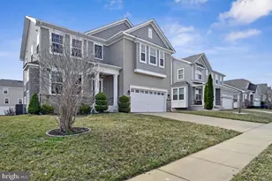 11353 Flag Ct, White Plains, MD 20695 - Photo 2