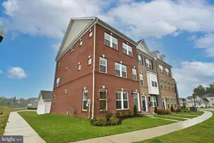 4107 Charles Dickens Dr, White Plains, MD 20695 - Photo 2