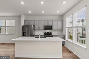 442 Whirl Ln, La Plata, MD 20646 - Photo 8