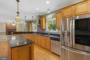 7860 Lakes End Ct, La Plata, MD 20646 - Photo 6