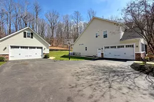 11504 Thicketty Holly Pl, La Plata, MD 20646 - Photo 4