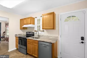2450 Shawnee Ln, Waldorf, MD 20601 - Photo 8