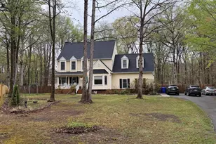 8618 Creek Ct, White Plains, MD 20695 - Photo 2