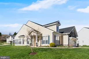 131 Hawthorne Greene Cir, La Plata, MD 20646 - Photo 4