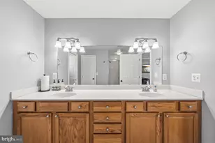 907 Hickory Cir, La Plata, MD 20646 - Photo 8