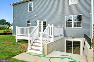 9 Candleberry Dr, La Plata, MD 20646 - Photo 8