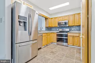 907 Charles St, La Plata, MD 20646 - Photo 4