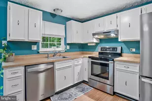 11520 Timberbrook Dr, Waldorf, MD 20601 - Photo 4