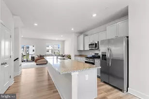 10893 Drummond Pl, White Plains, MD 20695 - Photo 2