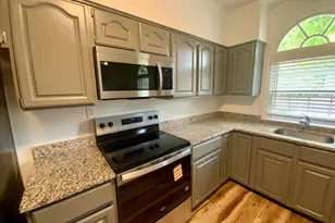 205 Heather Ct, La Plata, MD 20646 - Photo 6