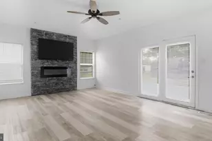10383 Chamberlin Ct E, Waldorf, MD 20601 - Photo 6