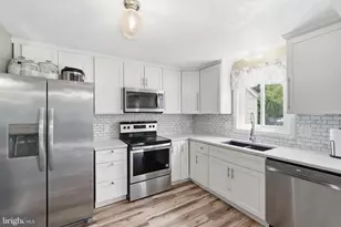 4600 Taylor Ct, Waldorf, MD 20602 - Photo 8