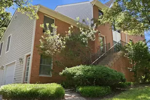 900 Hickory Cir, La Plata, MD 20646 - Photo 2
