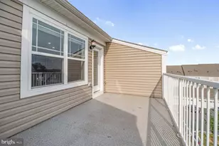 11687 Emily Dickinson Pl, White Plains, MD 20695 - Photo 32