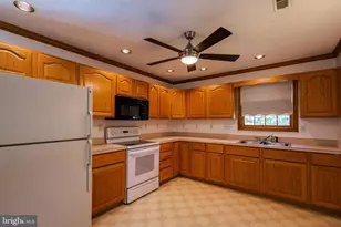 1390 Redwood Cir, La Plata, MD 20646 - Photo 20