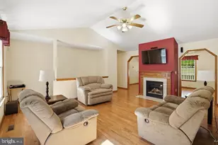 7173 Juliette Low Ln, Hughesville, MD 20637 - Photo 10
