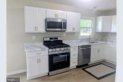 501 University Drive, Waldorf, MD 20602 - Photo 6