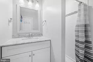 8721 Valley Dr, Waldorf, MD 20603 - Photo 12