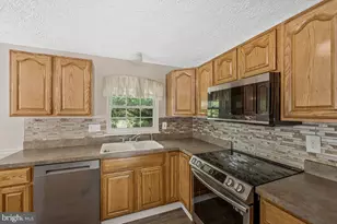 2300 Valley Oak Ct, Waldorf, MD 20601 - Photo 6