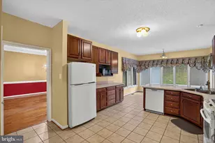 16801 Old Field Ln, Hughesville, MD 20637 - Photo 2