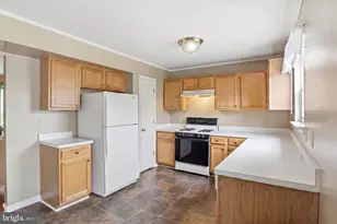 3869 Shiner Ct, Waldorf, MD 20603 - Photo 12