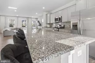 4118 Hatley Pl, White Plains, MD 20695 - Photo 8