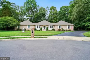 105 Cornwall Ct, La Plata, MD 20646 - Photo 2