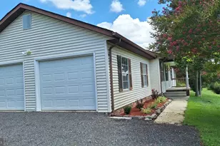 7108 Glen Albin Rd, La Plata, MD 20646 - Photo 2