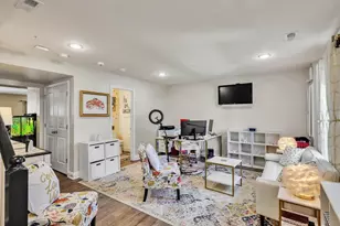 11228 St Luke Dr, White Plains, MD 20695 - Photo 8