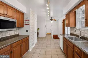 2710 Sun Valley Dr, Waldorf, MD 20603 - Photo 4