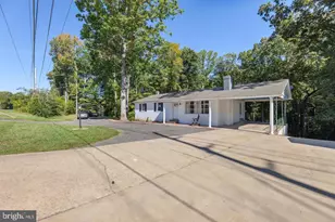 10846 Charles St, La Plata, MD 20646 - Photo 2