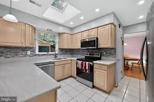 8835 Redbay Run, Bel Alton, MD 20611 - Photo 6